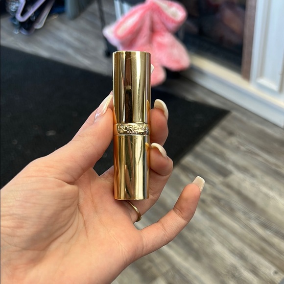 L'Oreal Gold Lipstick - Picture 1 of 1